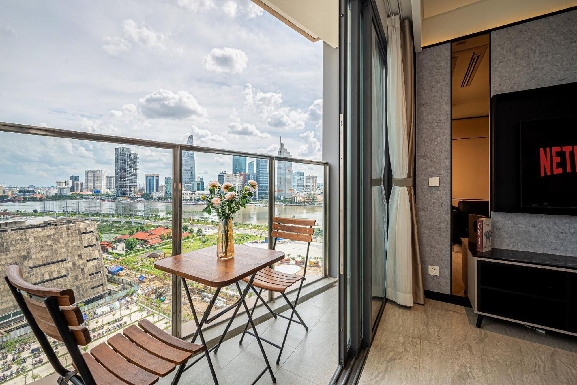 Opera Saigon *